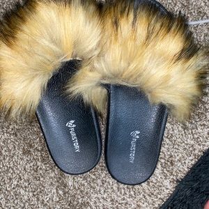 Womens fur slides